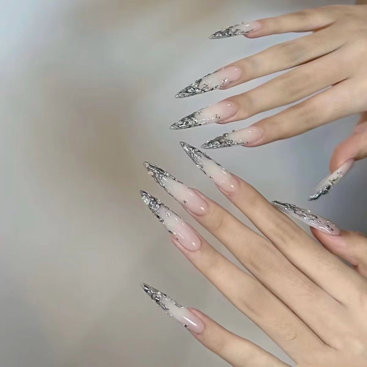 Yk2 Emas Gradien Putih dan Ber - Press On Nail Set ulasan dan harga
